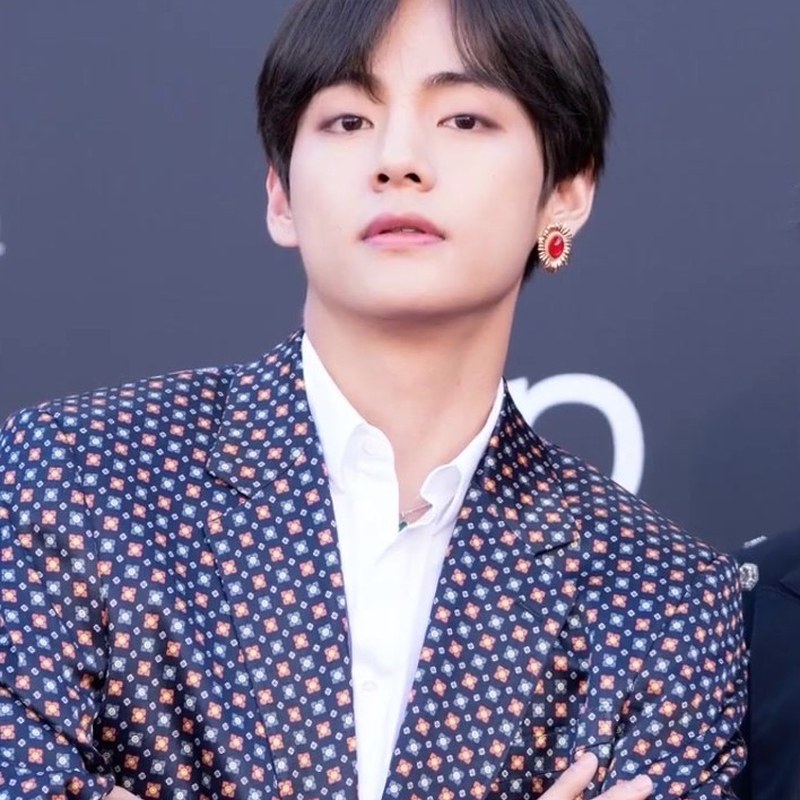 V (BTS)